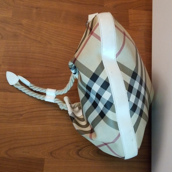 Additional pictures of Burberry Authetic handbag - Picture 4 of 8